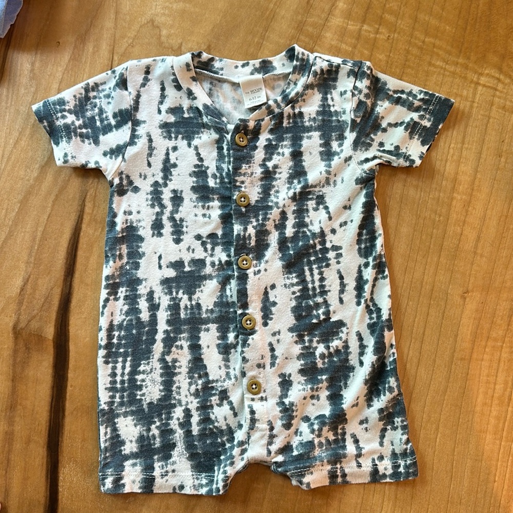 Kate Quinn. The Woods Collection. Shorts Sleeve Shortie.